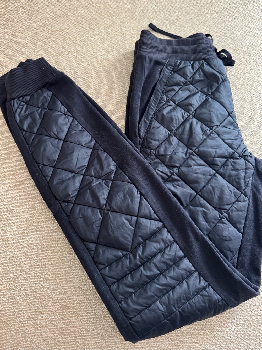 ALO Yoga Black Quilted Jogger Pants - Picture 2 of 6